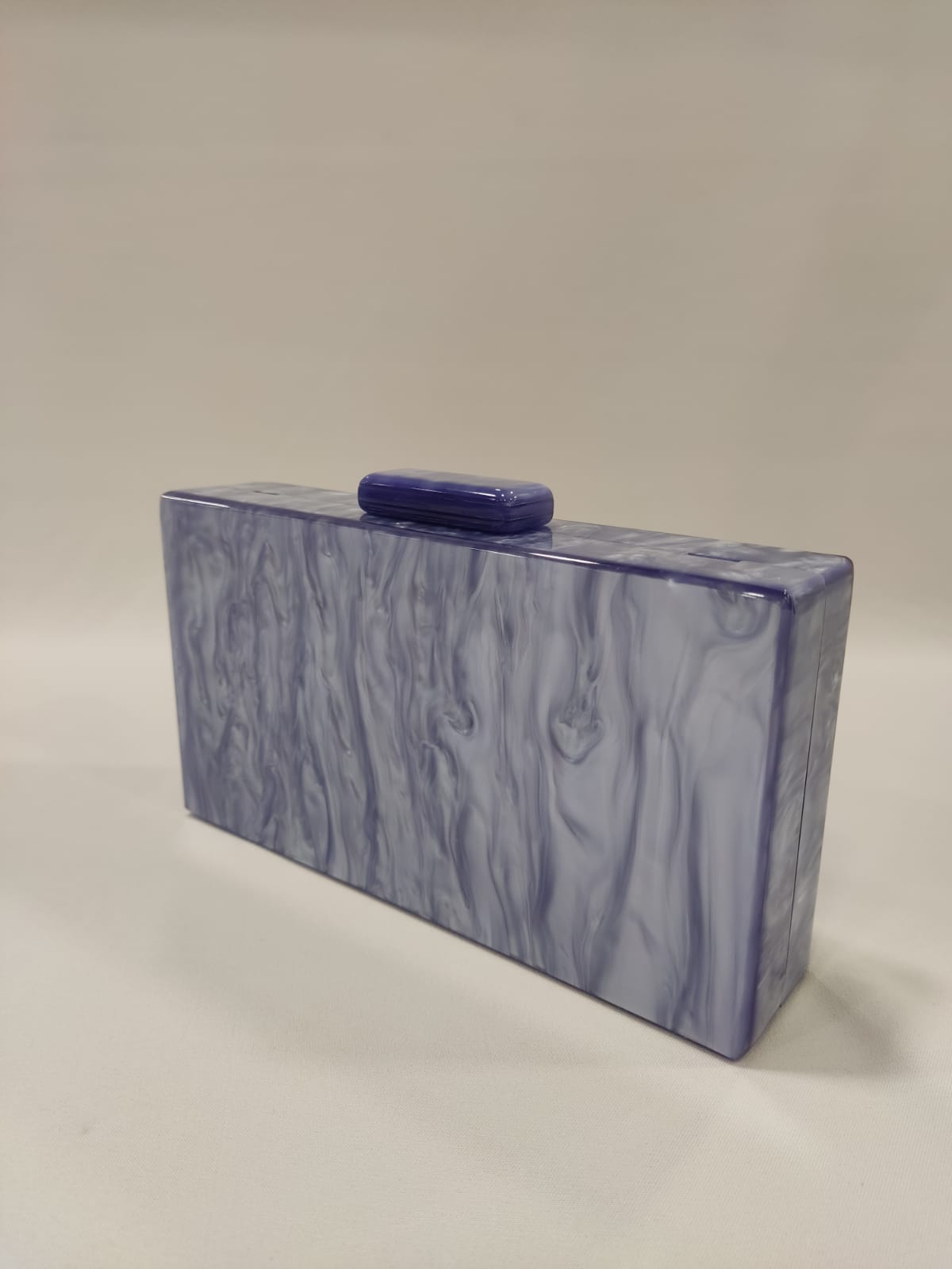 Cartera-mano-clutch-resina-malva-rayas-lila-morado-rosa-mod-10-330-1
