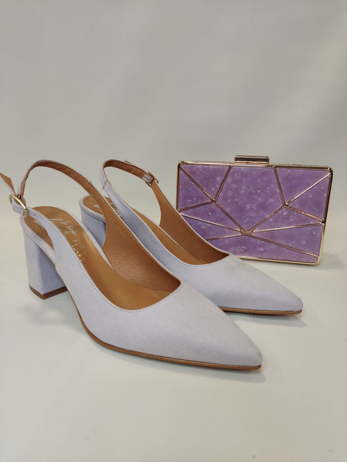 axel-destalonado-salon-tacon-ancho-tacones-laura-lila-malva