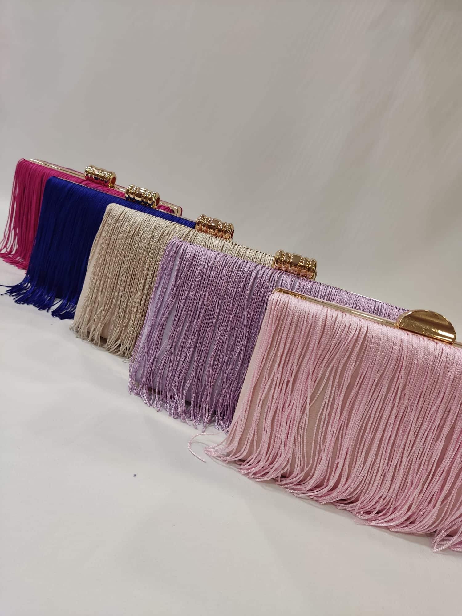 cartera-mano-clutch-flecos-tacones-laura-mod-19-150-3