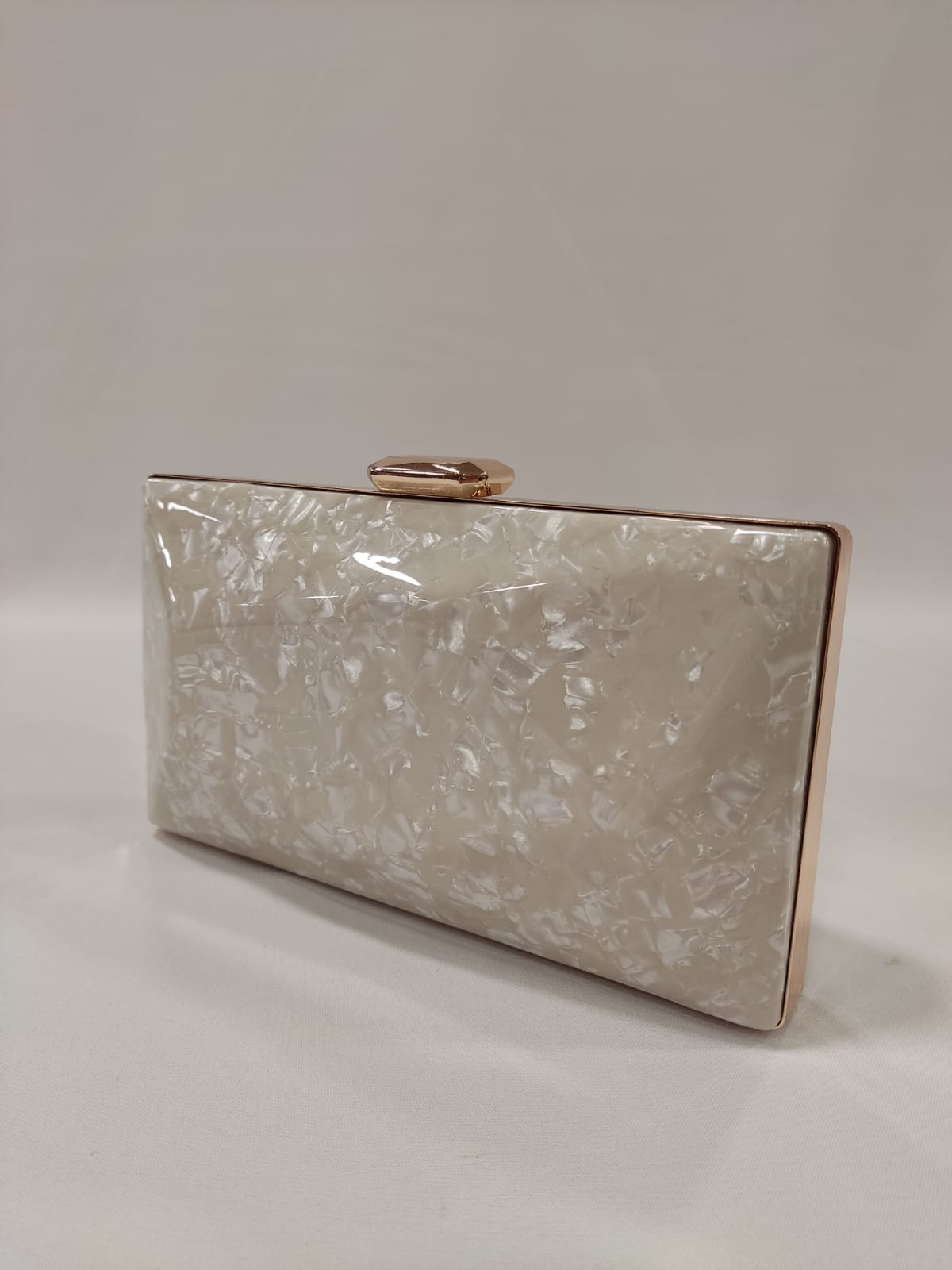 cartera-mano-clutch-tacones-laura-anacarada-beige-mod-10-375-2