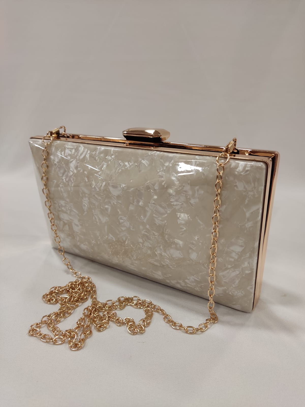 cartera-mano-clutch-tacones-laura-anacarada-beige-mod-10-375-3