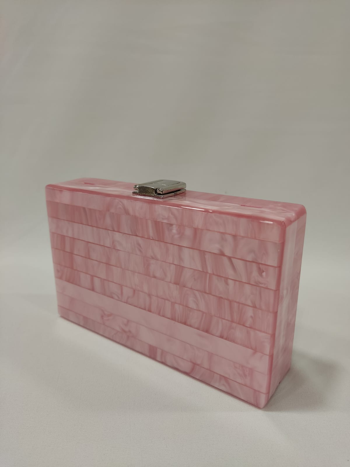 cartera-mano-clutch-tacones-laura-nacar-anacarada-rayas-rosa-claro-mod-10-316-2