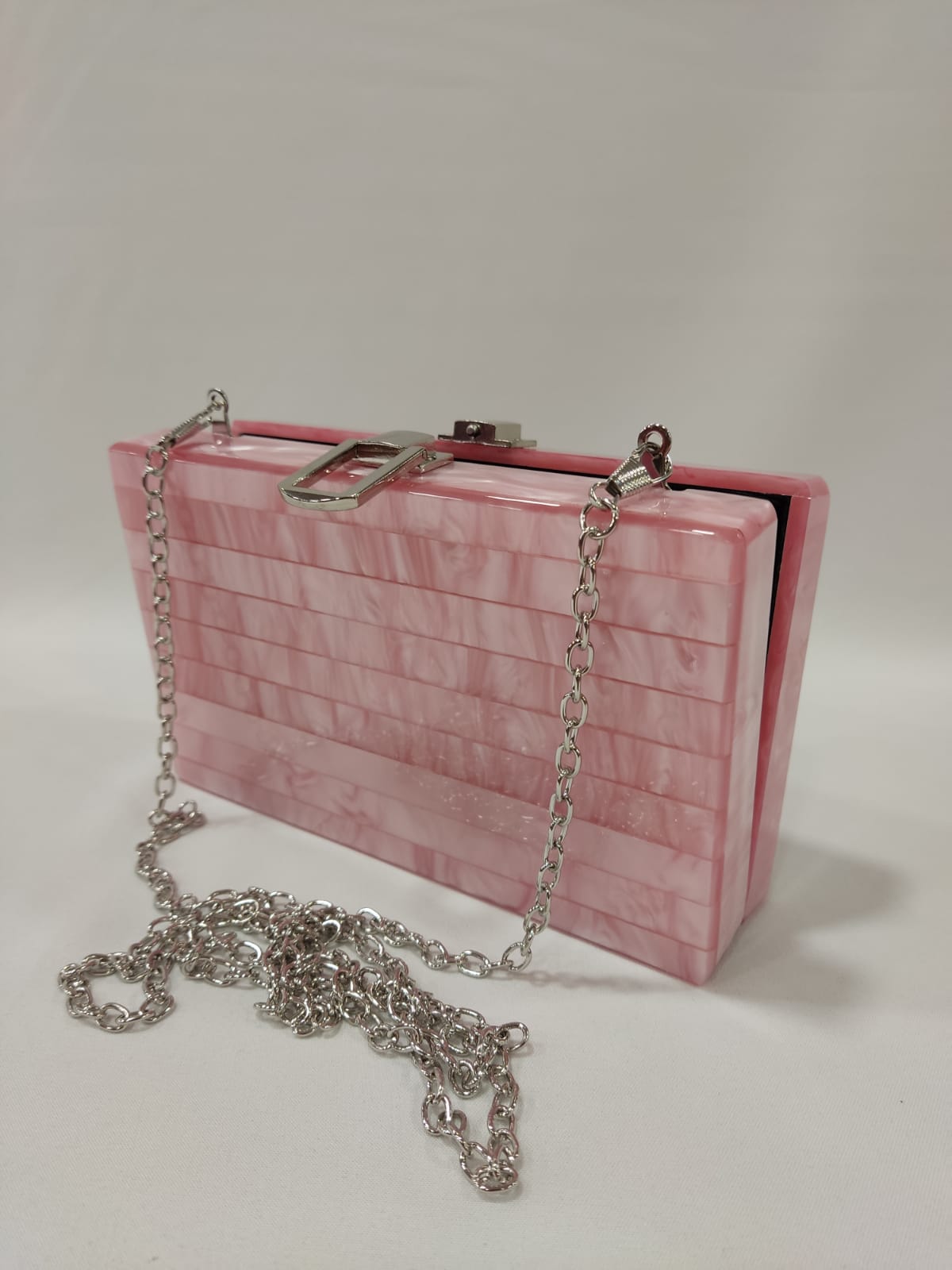 cartera-mano-clutch-tacones-laura-nacar-anacarada-rayas-rosa-claro-mod-10-316-3