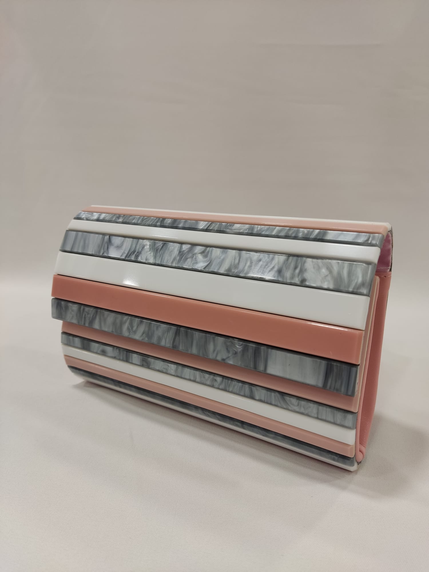 clutch-anacarado-tacones-laura-nacar-rosa-blanco-gris-mod-41-11-2