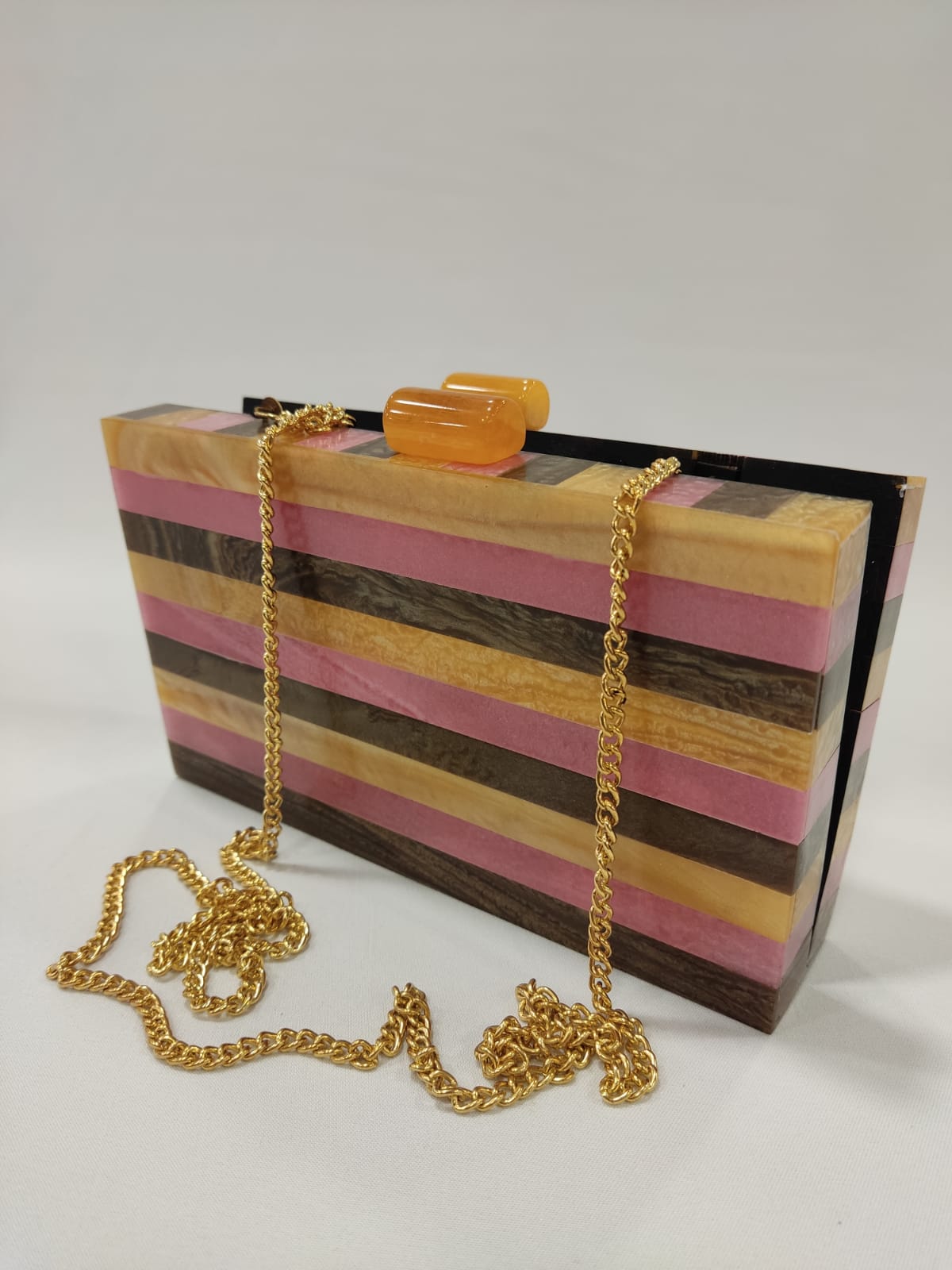 clutch-cartera-mano-tacones-laura-rayas-marron-rosa-beige-mod-10-346-2