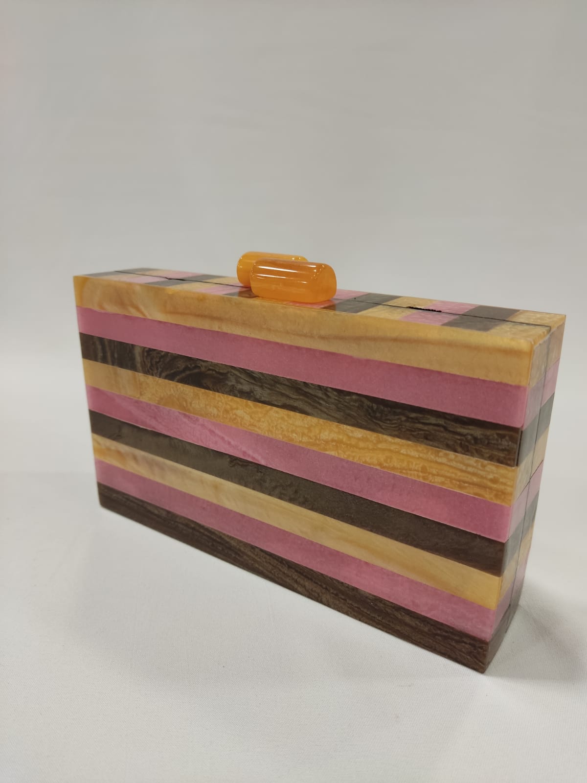 clutch-cartera-mano-tacones-laura-rayas-marron-rosa-beige-mod-10-346-3