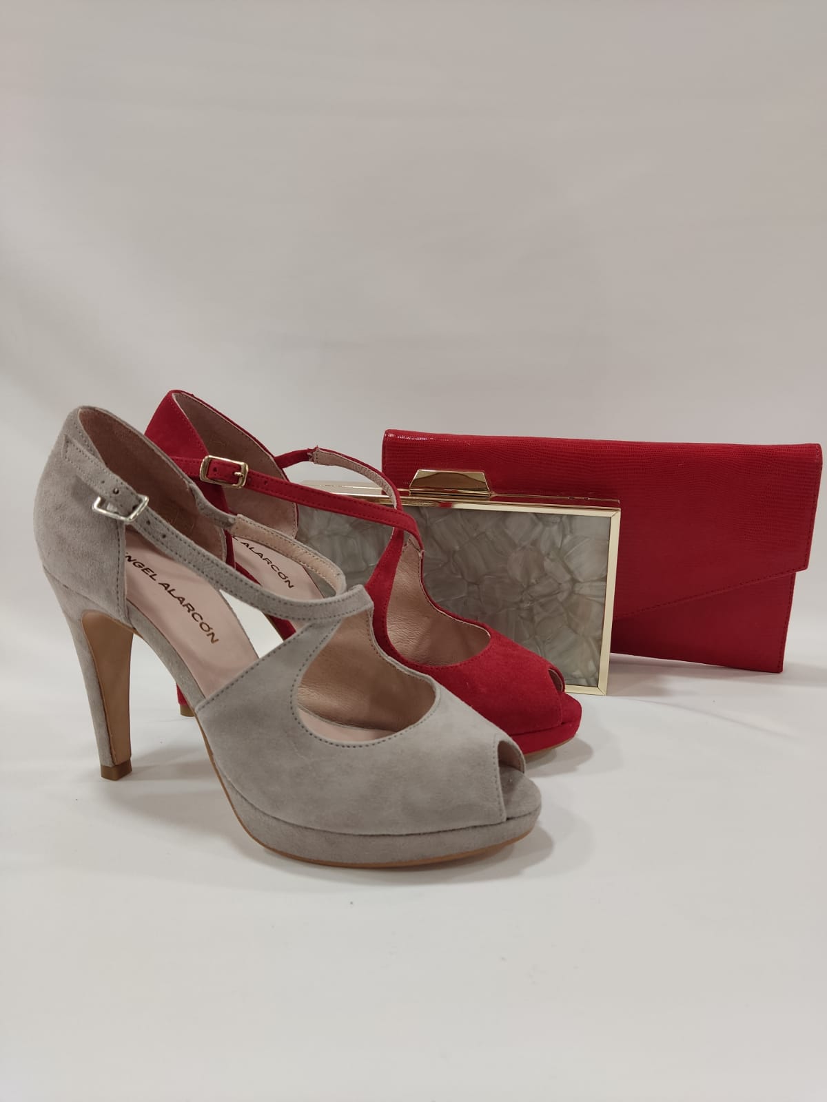 fama-angel-alarcon-tacones-laura-peep-toe