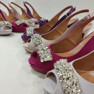 niza-tacones-laura-peep-toe-destalonado-adorno-pedreria-cristalitos-malva-morado-lila-buganvilla-rosa-nude-1