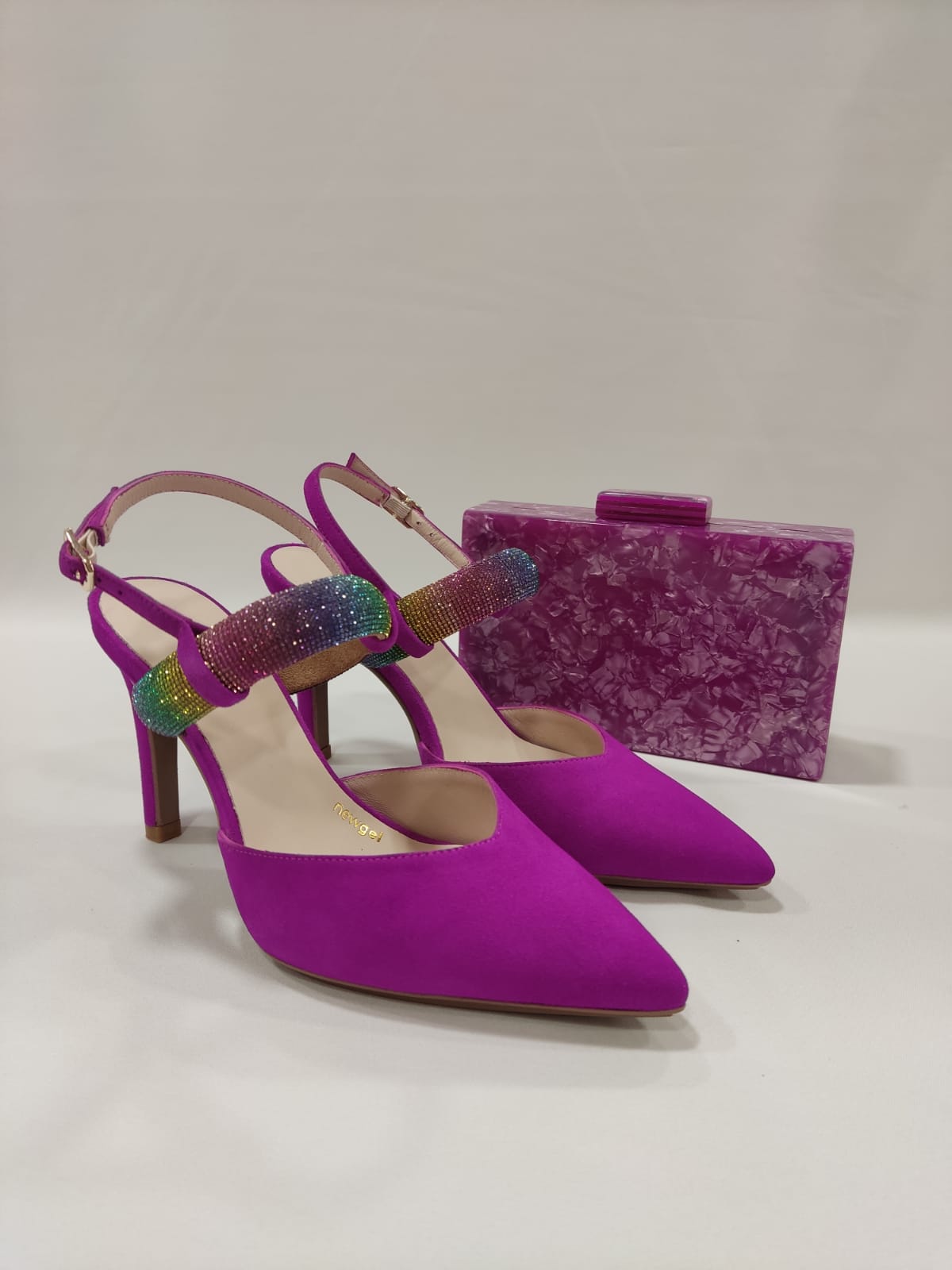 ridesa-lodi-tacones-laura-buganvilla-fucsia