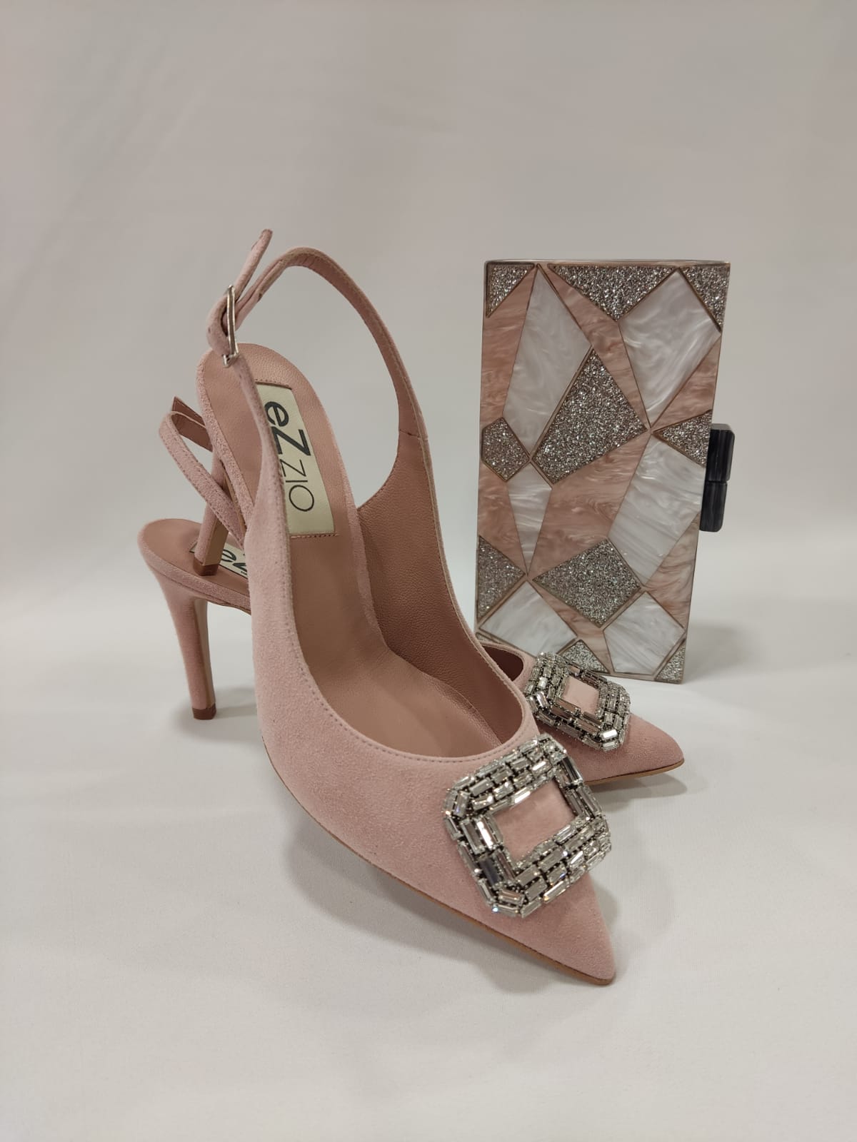 salon-destalonado-stiletto-aramis-ezzio-tacones-laura-rectangulo-cristal-cristales-rosa-nude-verde-agua-5