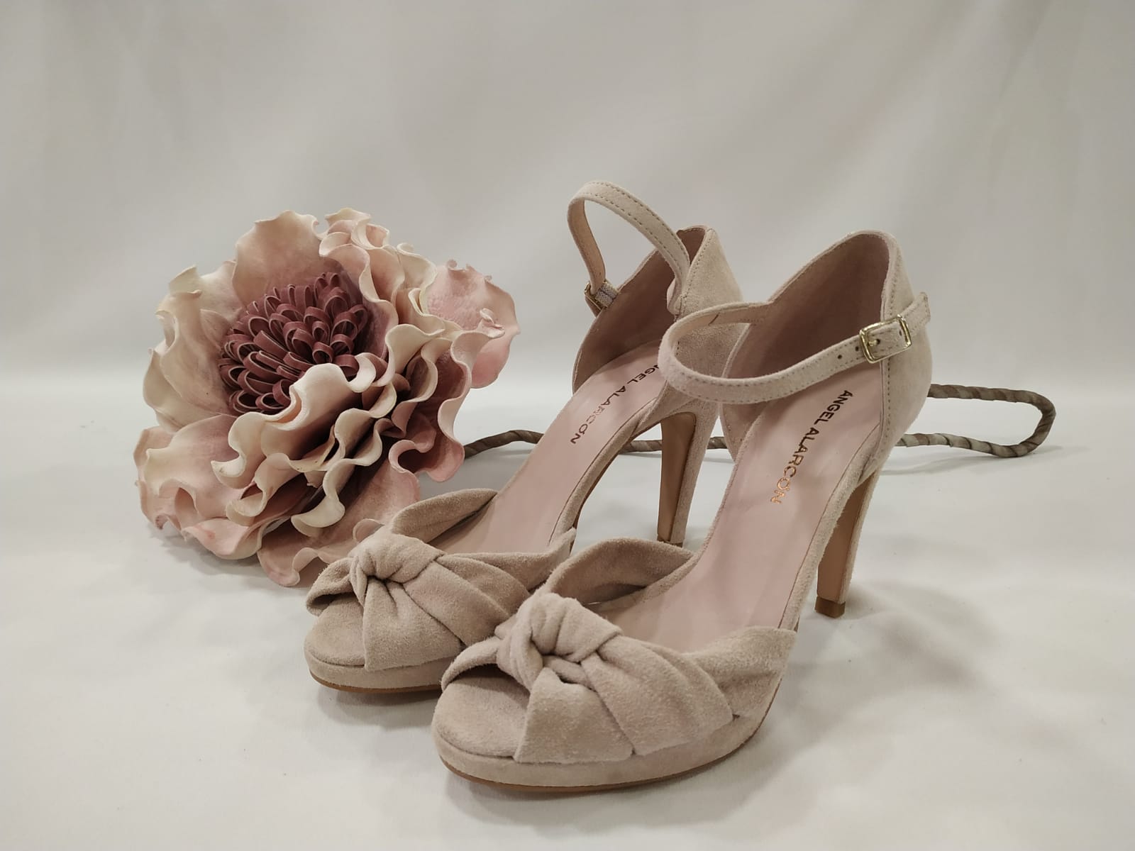 sandalia-tacon-peeptoe-angel-alarcon-amaya-nude