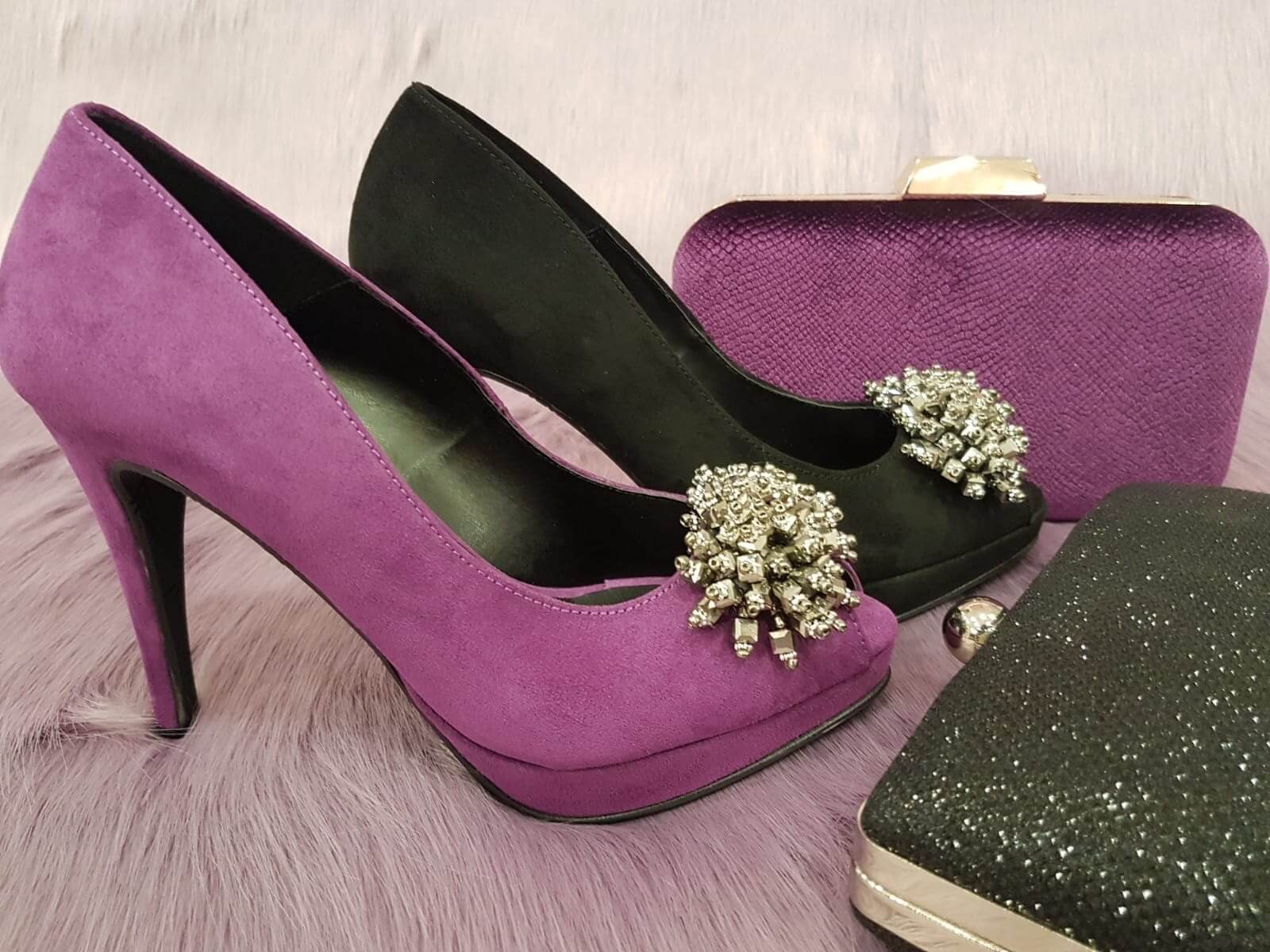 ABRIL - LTDL (Los tacones de Laura)