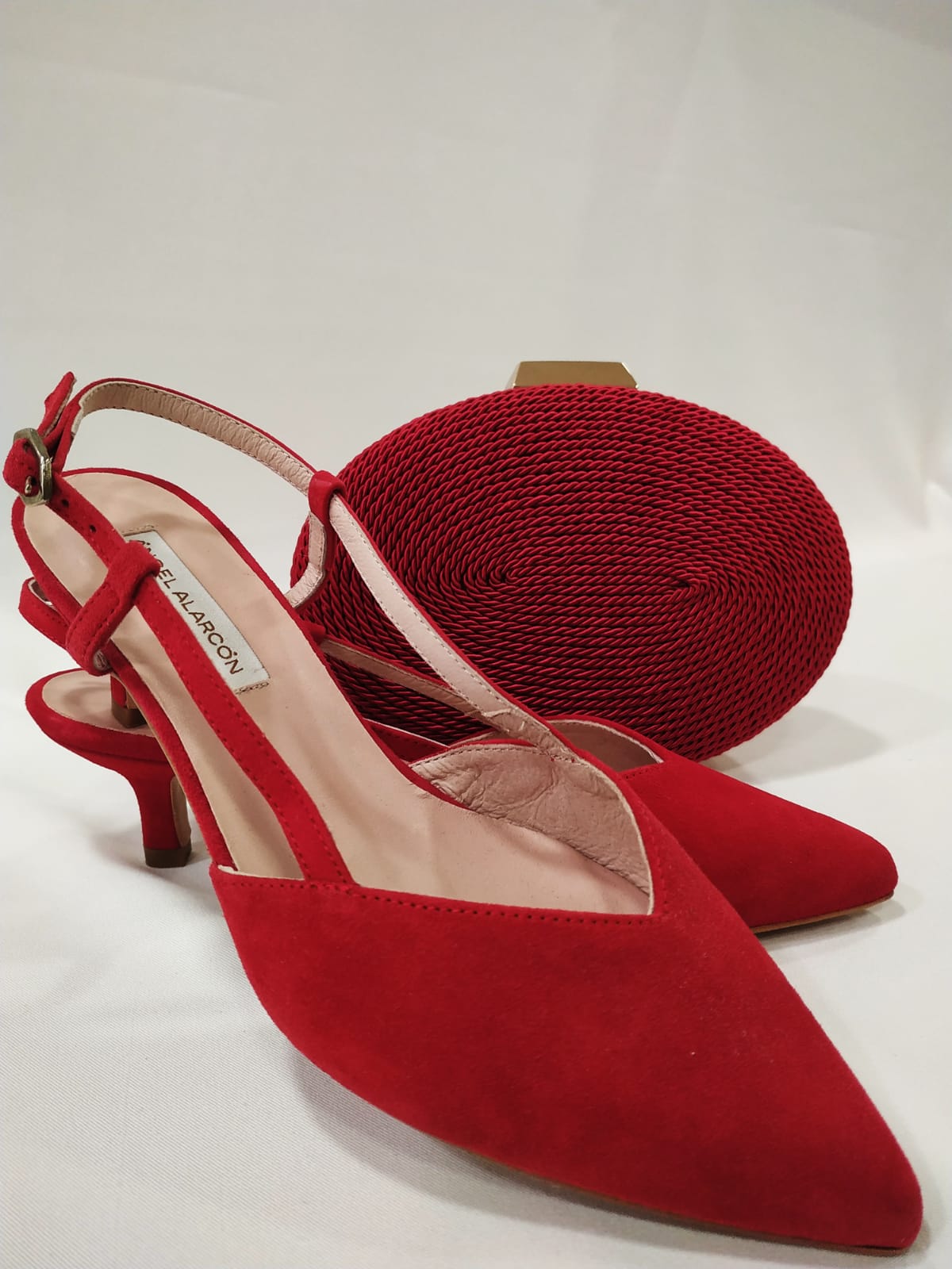 tacon-bajo-keyra-angel-alarcon-tacone-laura-mostaza-nude-rojo-2