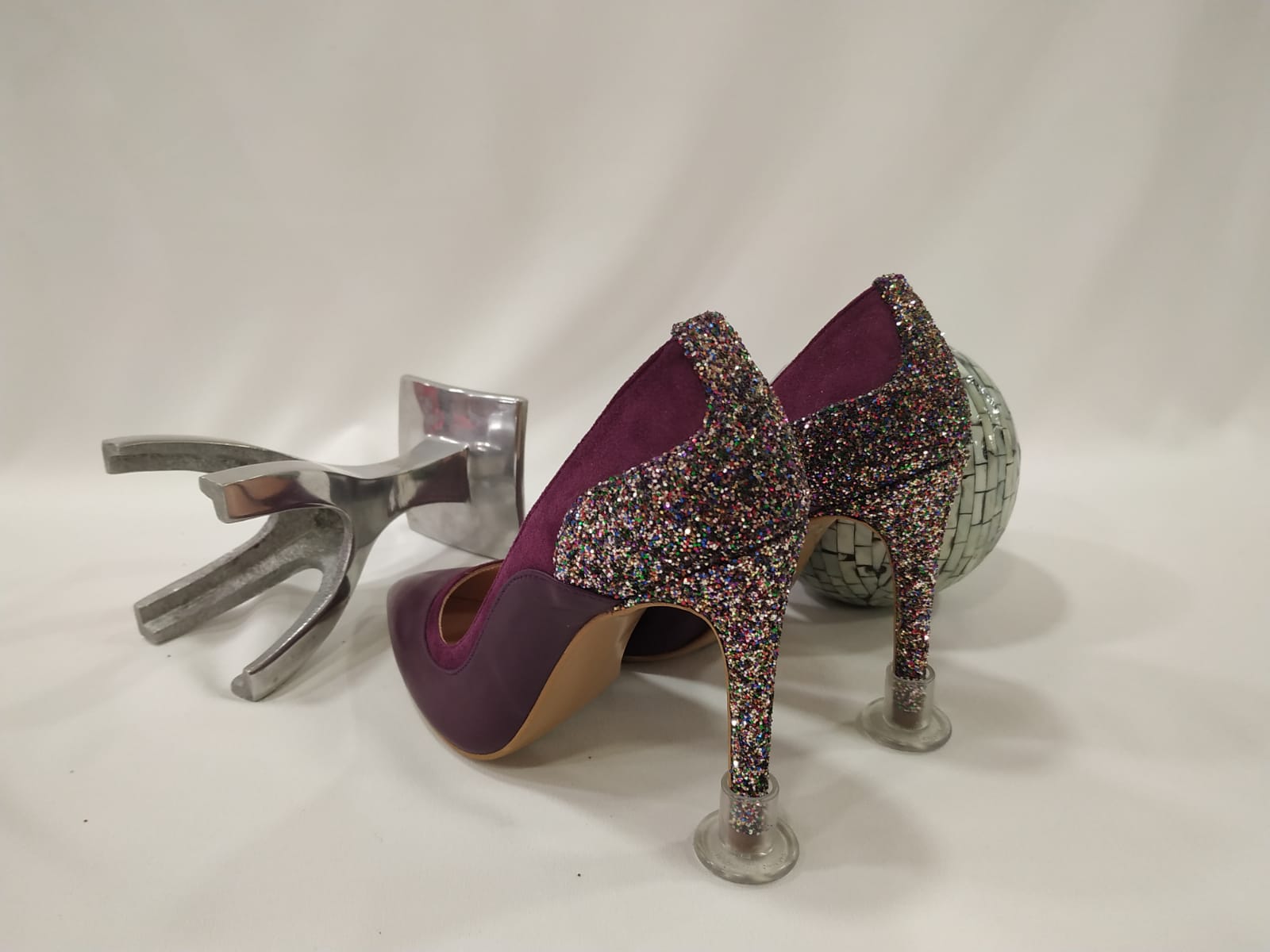 tacon-brillo-brilli-chiara-angari-purpurina-morado