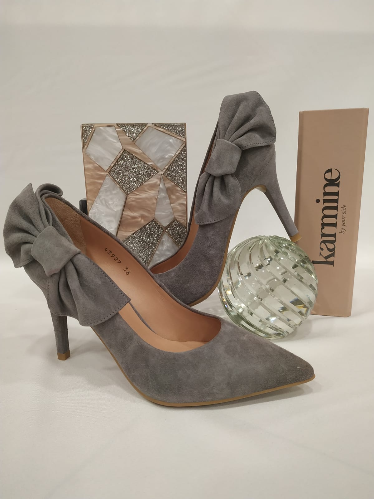 tacon-karmine-abigail-lazo-lateral-lostaconesdelaura-gris
