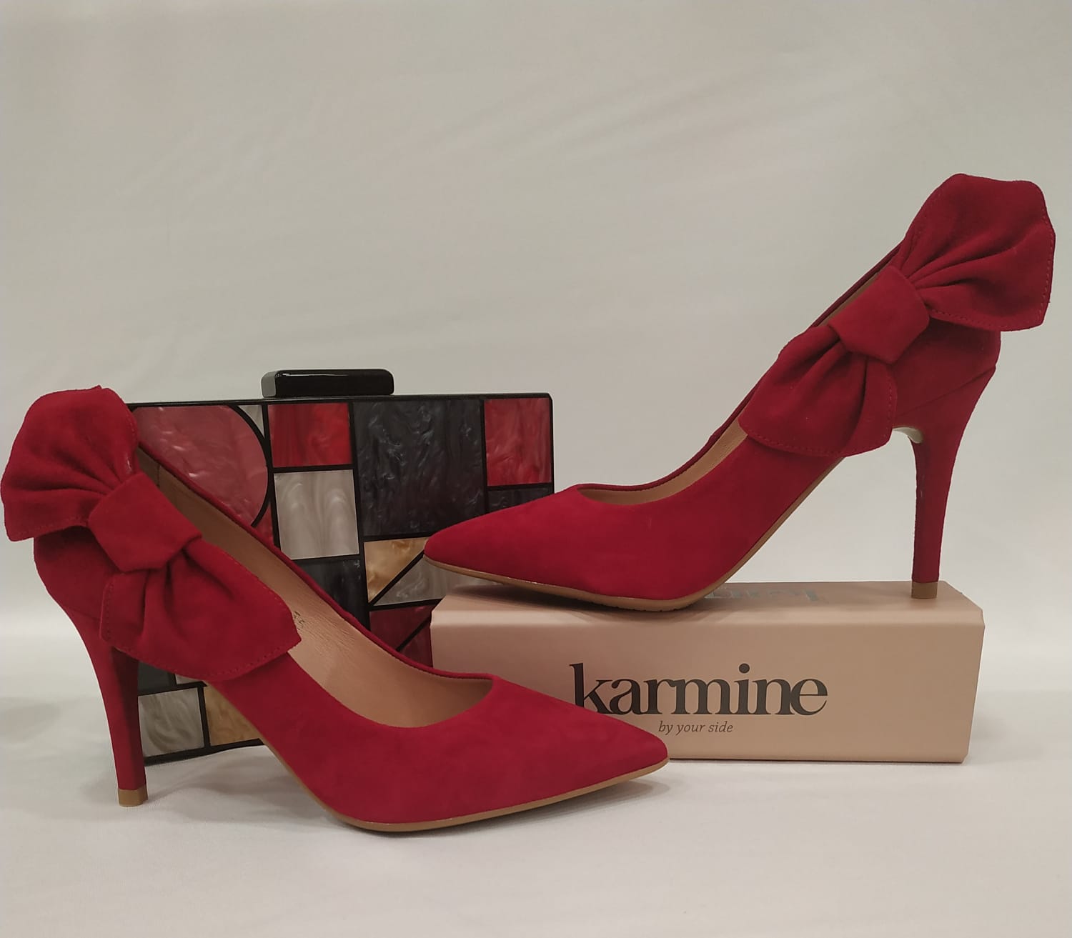 tacon-karmine-abigail-lazo-lateral-lostaconesdelaura-rojo