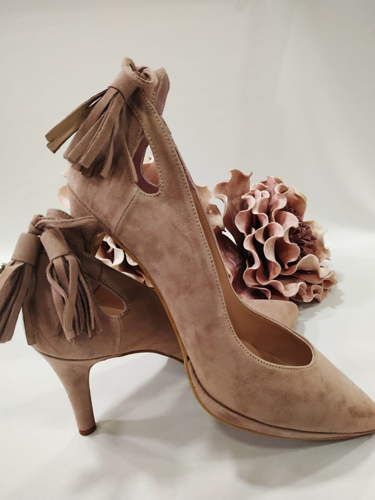 tacon-ludovica-angari-pompom-borla-lostaconesdelaura-nude
