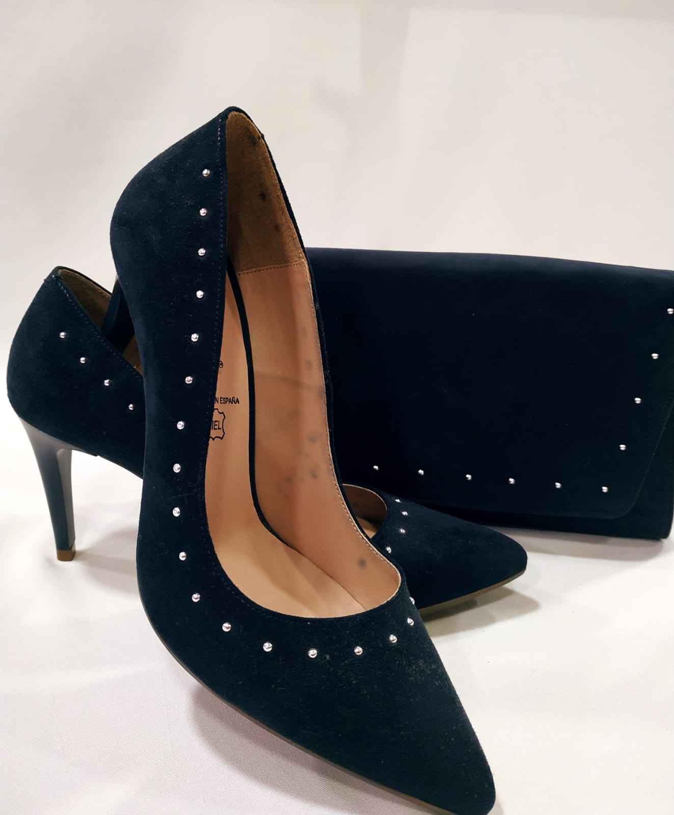 tacon-nidia-tachuelas-daniela-vega-lostaconesdelaura-azul-marino