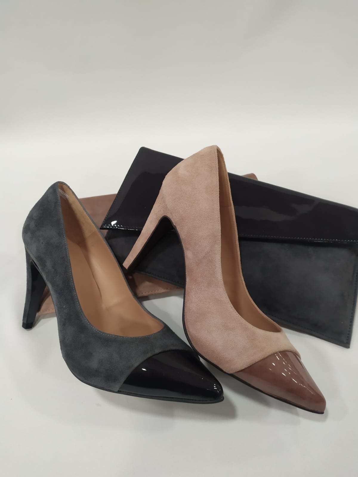 tacon-salon-kayla-ezzio-tacones-laura-charol-nude-gri