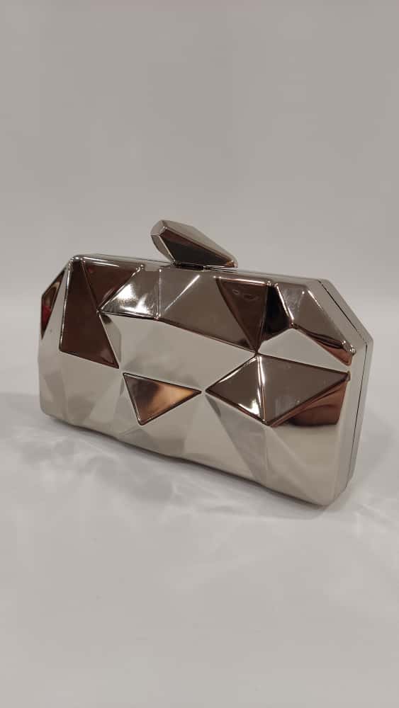 cartera-mano-clutch-relieve-tacones-laura-mod-19-150-2