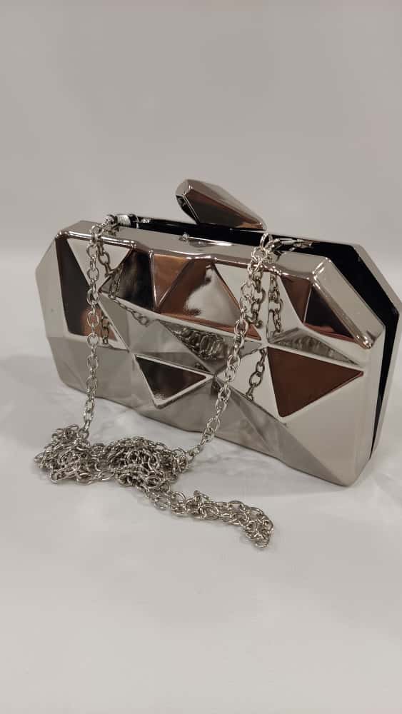 cartera-mano-clutch-relieve-tacones-laura-mod-19-150-3