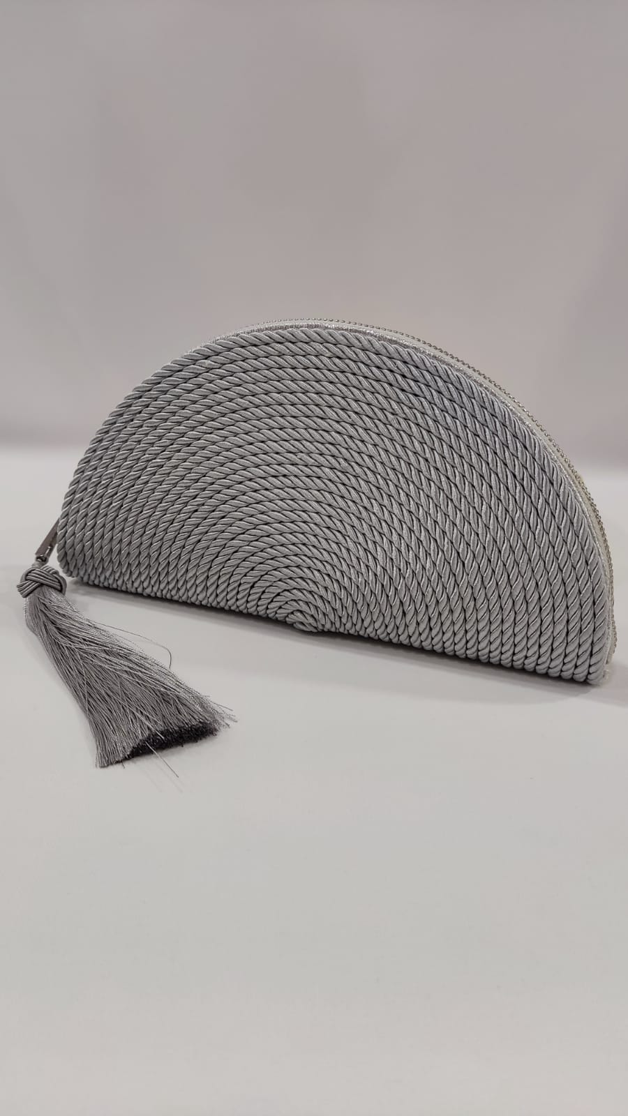 cartera-mano-cureda-cordon-tacones-laura-semicirculo-mod-15-25-1