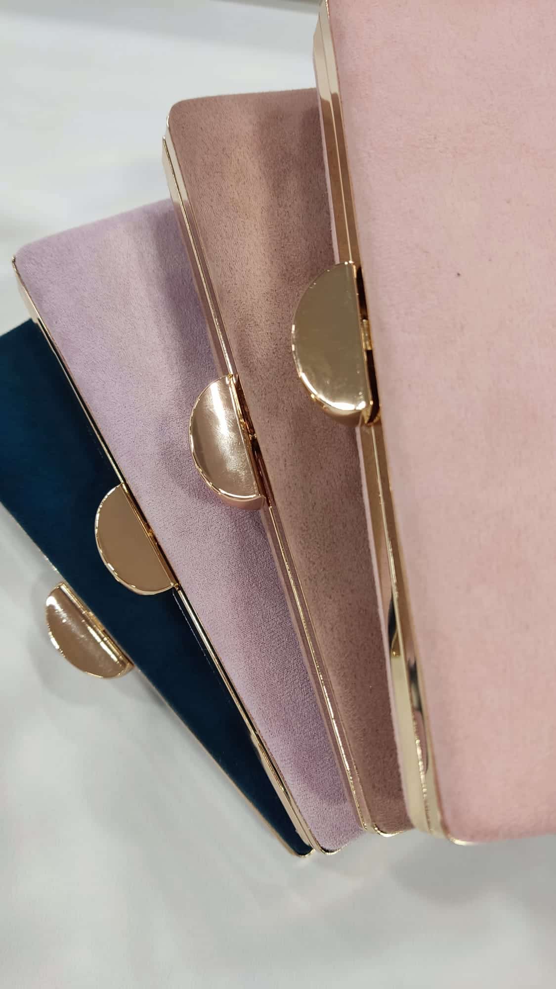 clutch-cartera-mano-tacones-laura-antelina-liso-mod-19-153-1