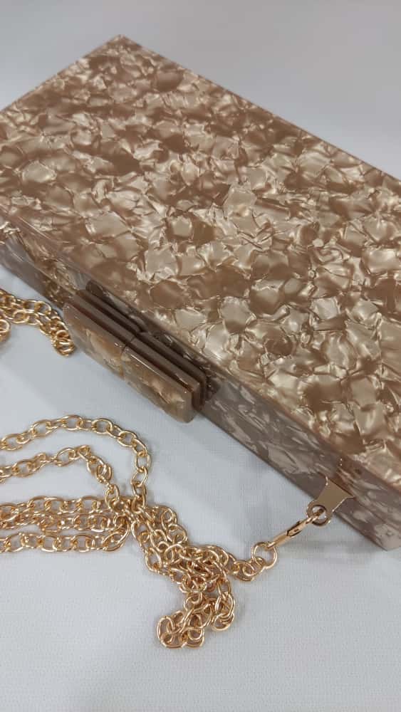 cartera-mano-clutch-anacarado-tacones-laura-anacarada-dorada-beige-mod-10-425-2