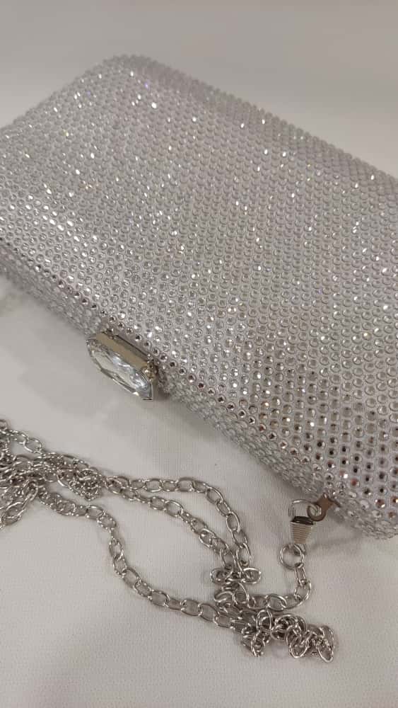 artera-mano-clutch-tacones-laura-piedrecitas-brillantes-mod15-35-1